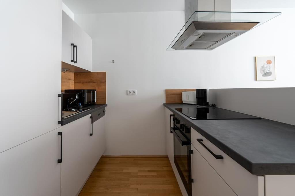 וינה Urban 1Br Retreat, Easy City Link By Hm מראה חיצוני תמונה