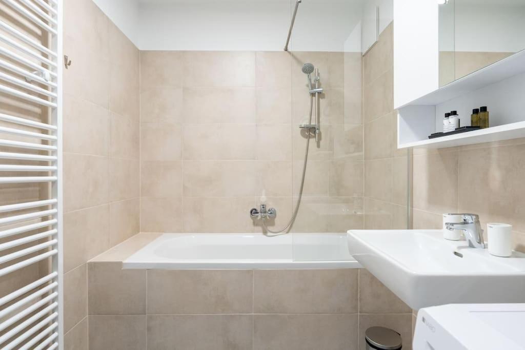 וינה Urban 1Br Retreat, Easy City Link By Hm מראה חיצוני תמונה